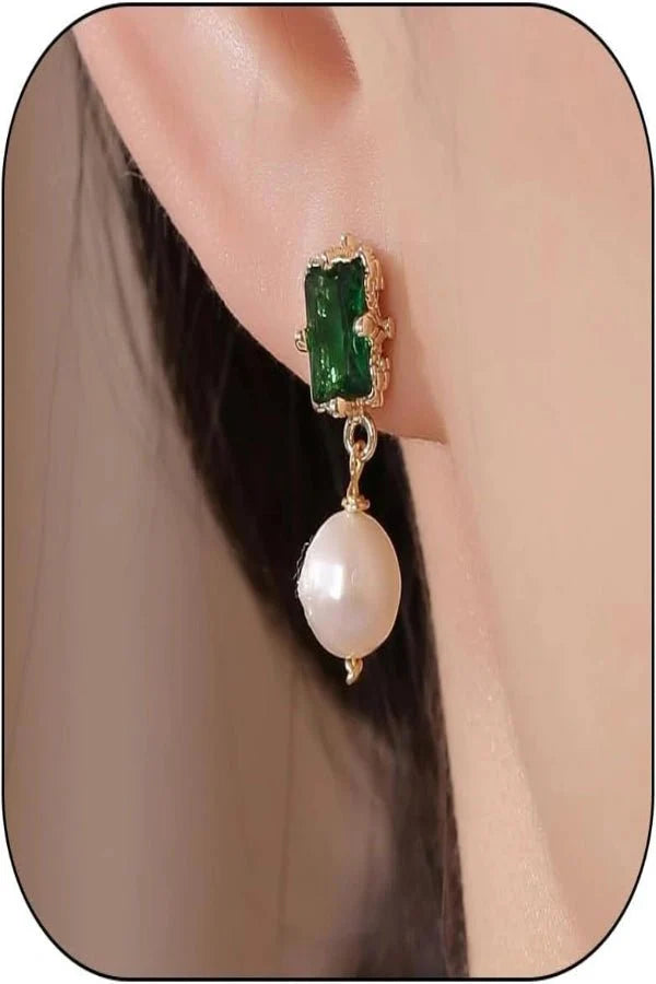Tricia Pearl Earrings