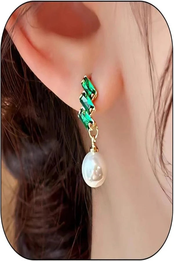 Tricia Pearl Earrings