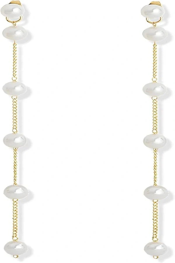 Pearl necklace Kouvr with gold chain on a white background