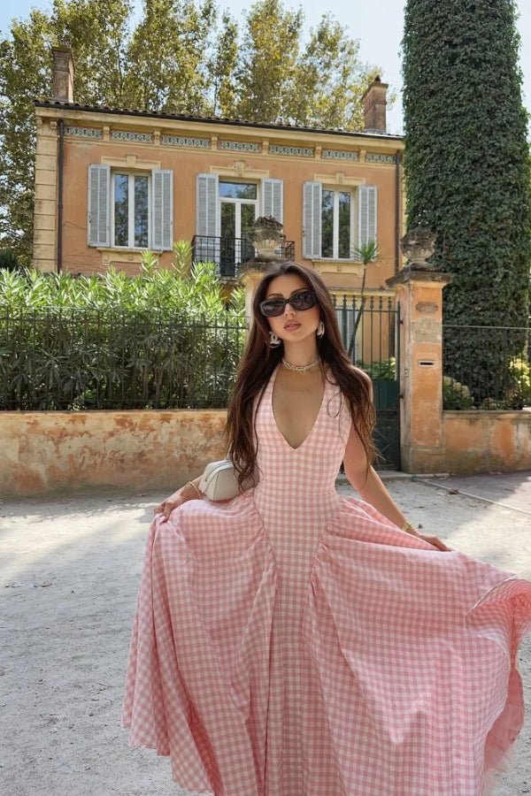 breathable cotton poplin, romantic silhouette, effortless elegance, St Tropez style, Amalfi coast outfit, feminine dress with pockets