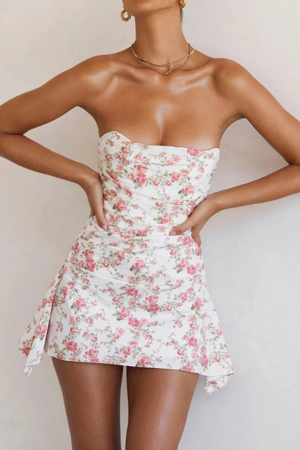 garden party dress, sweetheart neckline dress, bandeau cocktail dress, fit and flare mini dress, romantic date night outfit